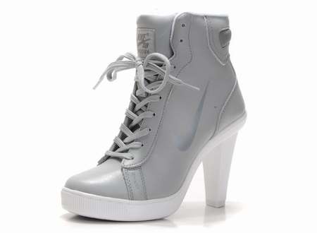 basket talon montant femme,talon femme compense,chaussure basket montant talon femme nike,talon beige pas cher,talon